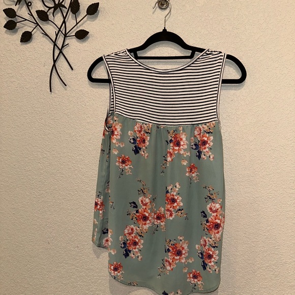 Rewind Mixed Media Stripe And Floral Tank Front Pocket Size Large - Picture 7 of 8